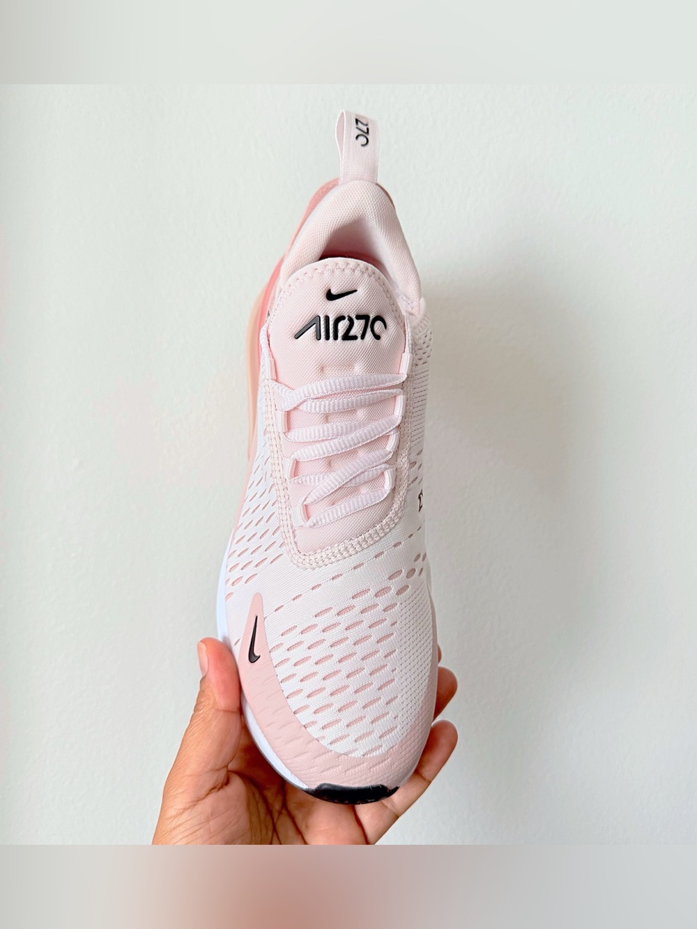 Nike Air Max 270 Women’s Light Soft Pink and Black Sneakers - Picture 4 of 7